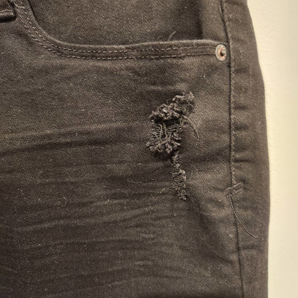 Mudd Womens Black High Rise Shortie Distressed Plus Size Shorts Size 15 Festival - Picture 3 of 7